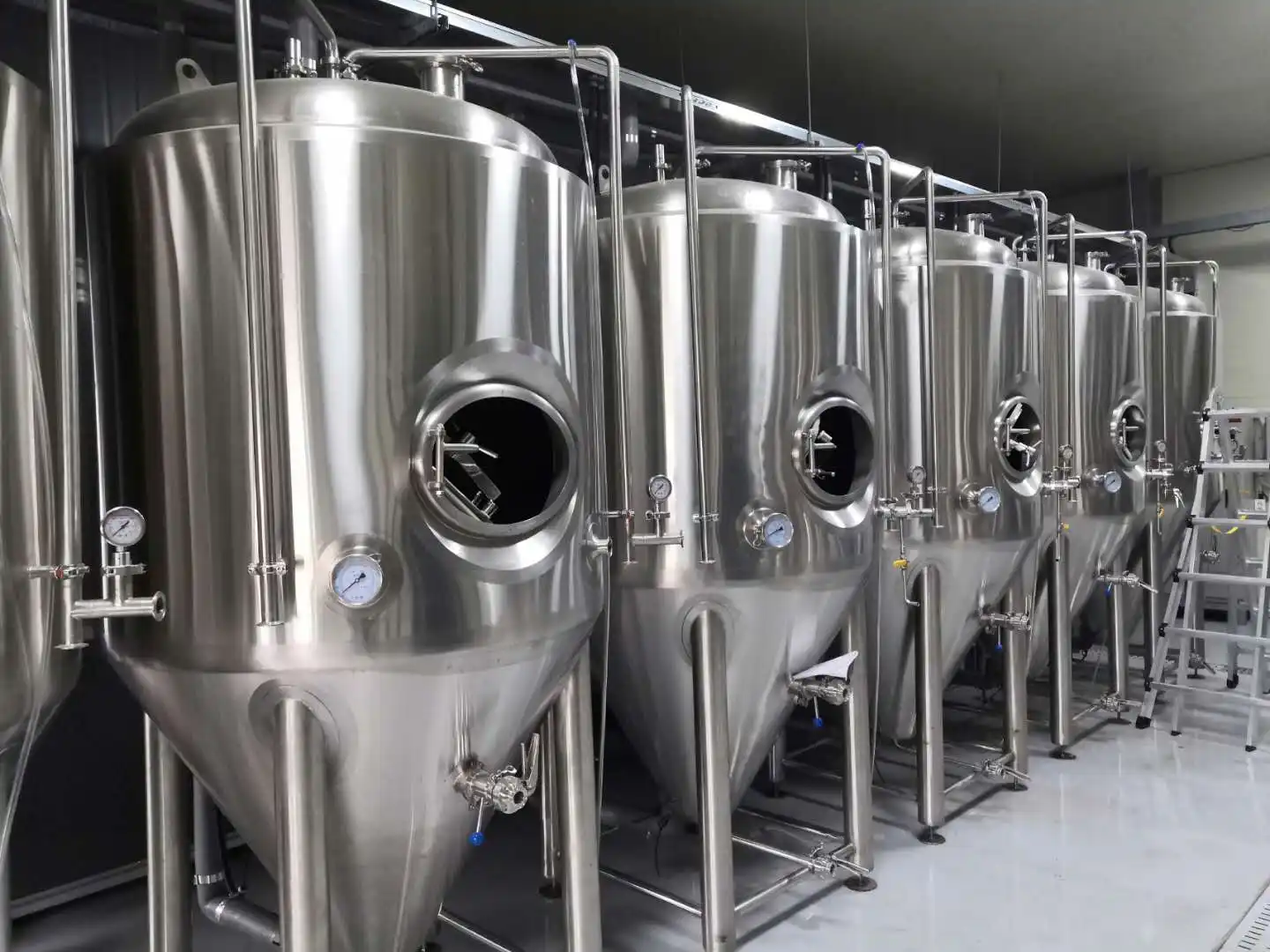 精釀啤酒設備,啤酒廠設備,開辦啤酒廠,發酵，錐形罐